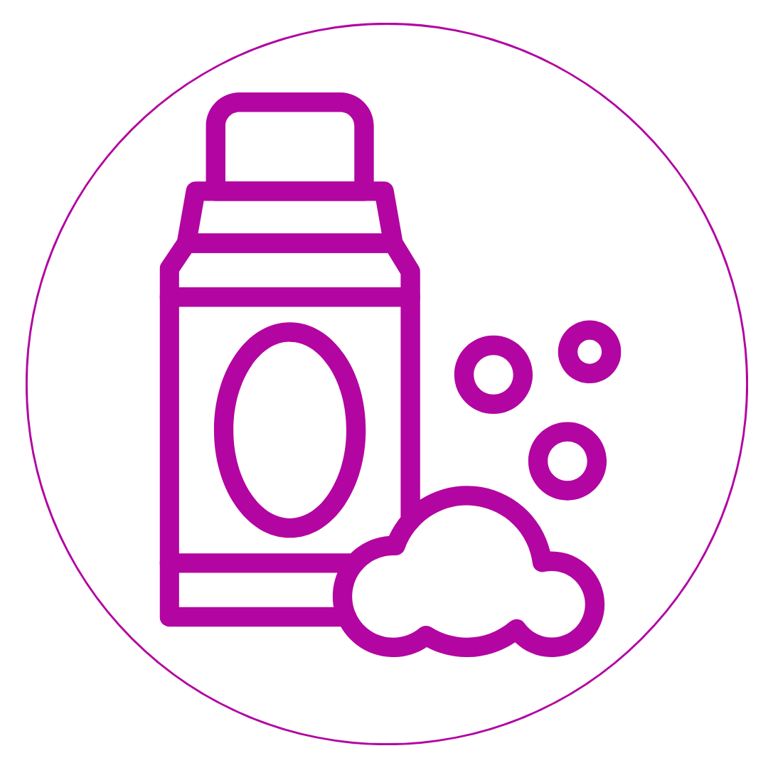 Personas disfrutando de planes prepagados de mascotas en bogota